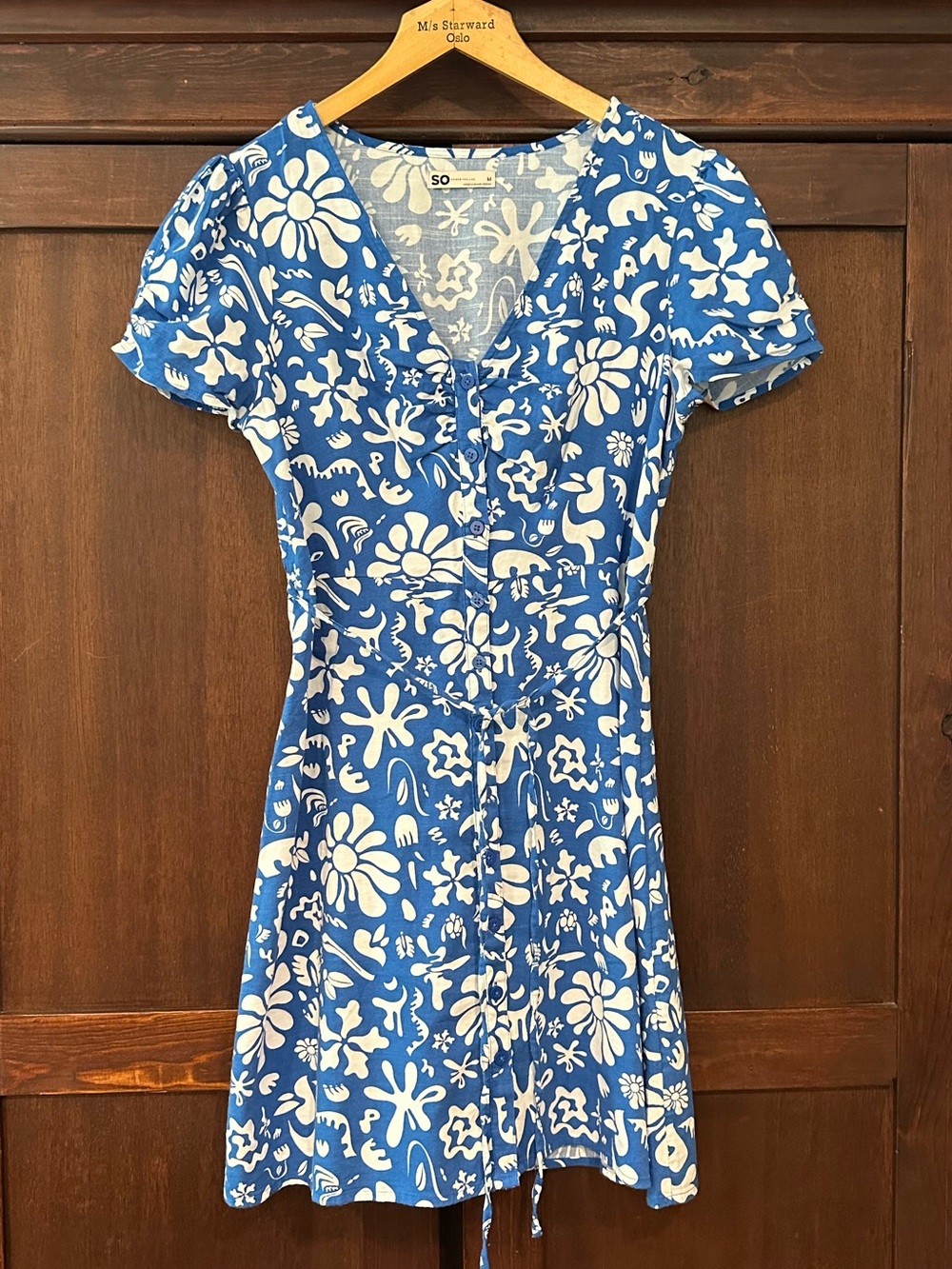 SO • women’s dress • elastic and tie waist • full button down